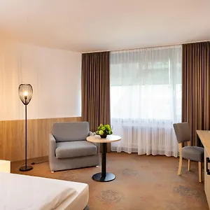 Otel Plaza & Living Frankfurt, Frankfurt am Main