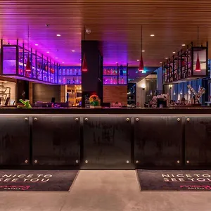 מלון Moxy Frankfurt Airport, פרנקפורט